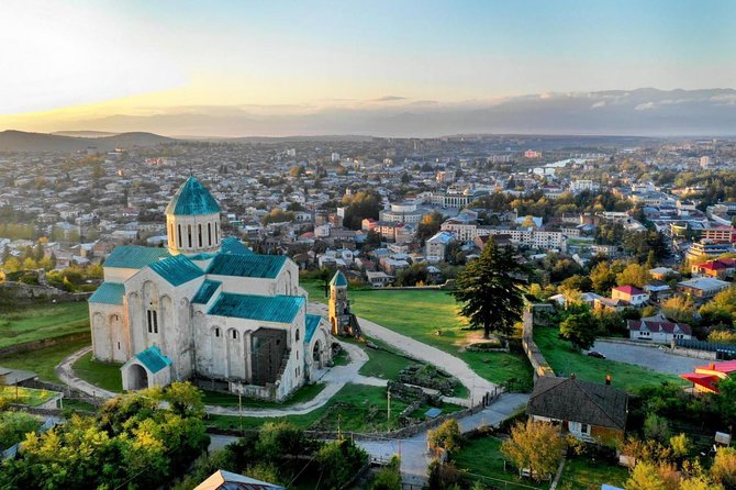 2-Day Kutaisi Tour: Caves, Canyons & Soviet Sanatoriums - Morning Departure From Tbilisi: Pickup, Timing, and Comfort