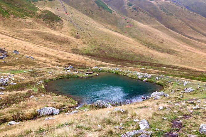 2 Days Private Tour to Kazbegi and Juta Village with Trekking - Who should book this Kazbegi and Juta trekking tour