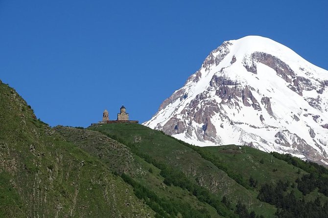 4-day tour by Visit-Geo - Take a glimpse on Georgia! - Day 4: Ananuri, the Cross Pass, Gudauri viewpoint, and Gergeti by 4-wheel drive