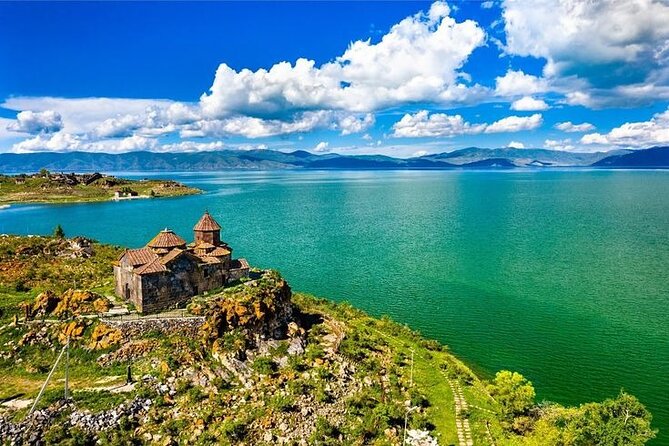 Armenia Day Trip from Tbilisi: Private Experience - Who should book this private Armenia day trip from Tbilisi?