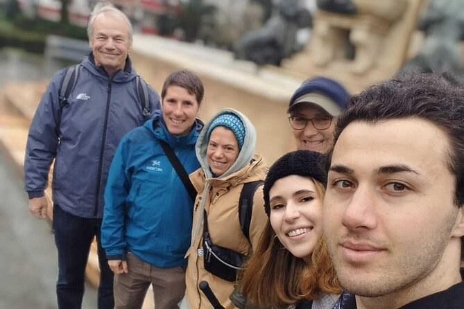 Batumi Guided Night Walking Tour With Welcome Drinks - Ali and Nino Monument: Love That Moves Beyond Boundaries