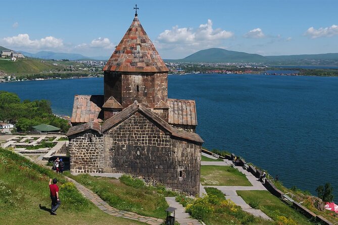 Best of Armenia: private 2-3 days tour to Yerevan w/ family lunch - Private Armenia from Tbilisi: the real value of this 2-day plan