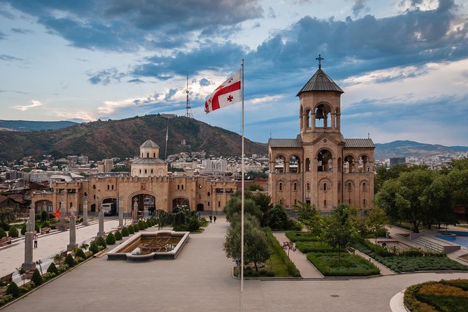 Best of Georgia - 3 or 4 days private tour with transfers and guide - Private Best-Of Georgia in a comfortable car, from Tbilisi pickup