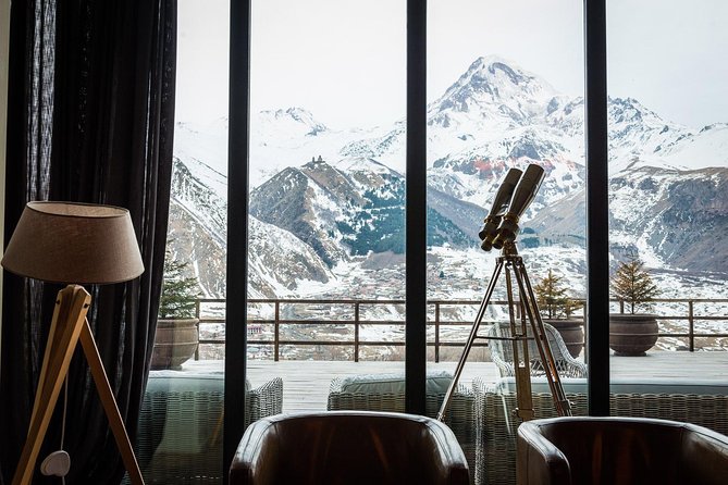 Bestseller Day Trip to Kazbeg/Gergeti Delicious Lunch at Rooms - Who this Kazbegi day trip suits best