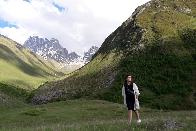 Caucasus mountains full day Private Tour Ananuri-Gudauri-Kazbegi - Stop 4: Stepantsminda and the Gergeti Trinity Church hilltop