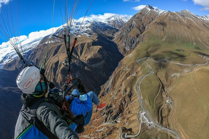 Cloudbase Paragliding in Gudauri, Georgia - Getting There: FFQ8+98 Gudauri to the Takeoff Field