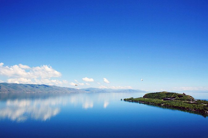 Day tour Armenia Dilijan and Sevan Lake from Tbilisi - Lake Sevan: the lunch hour you’ll remember