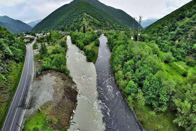 Day tour to mountains Jinvali lake, Ananuri, Kazbegi, Arch friendship - Price and logistics: is $32 really good value?