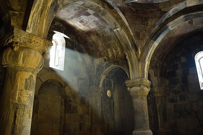 Experience Armenia - Day Trip from Tbilisi - Lunch in Armenia: why Khoravats is more than a meal