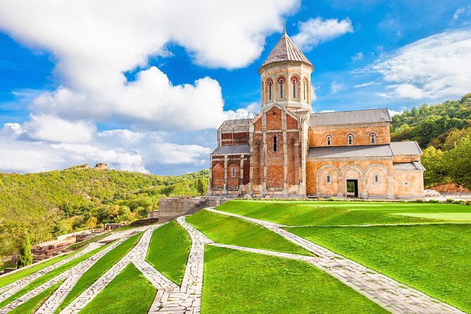 From Tbilisi: 4-day Tour in Georgia with Airport Transfers - Day 3 Kakheti Wine Trail: KTW Tastings, Family Bread, Bodbe Monastery, Sighnaghi Walls