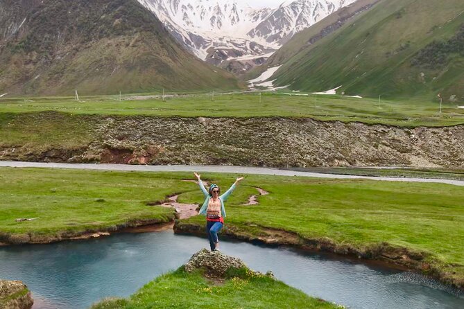 From Tbilisi: Kazbegi Ananuri Gudauri and Trusso Valley by 4x4 - Ananuri Fortified Castle Ensemble: a top fortress stop without extra tickets