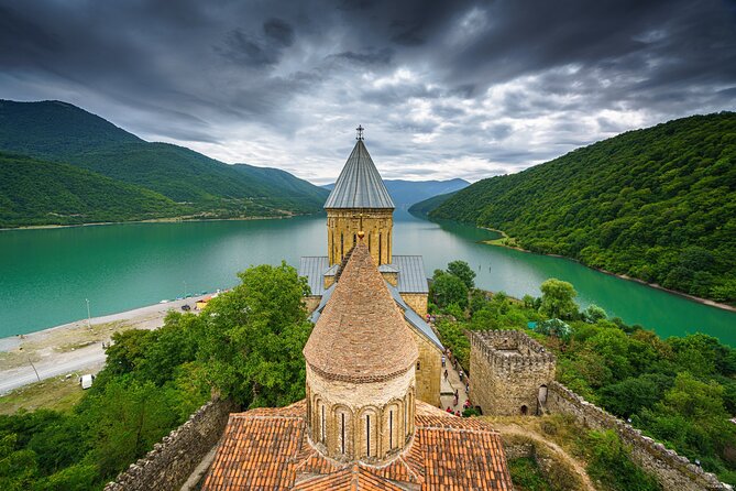 From Tbilisi: Kazbegi, Gudauri & Ananuri Day Trip - Tbilisi to Kazbegi in one day: what you’re really buying