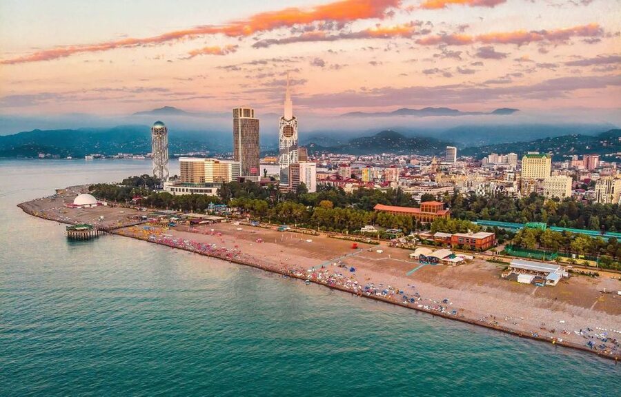 From Trabzon: Group Walking Tour through Batumi in Georgia - Piazza, St. Nicholas Church, and Europe Square stops