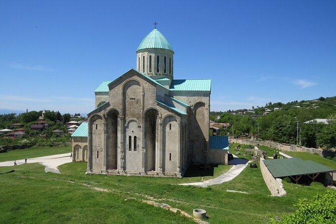 Gelati, Prometheus, Sanatoriums and Wine tour - The Kutaisi viewpoints: Bagrati Cathedral and Uqimerioni Fort