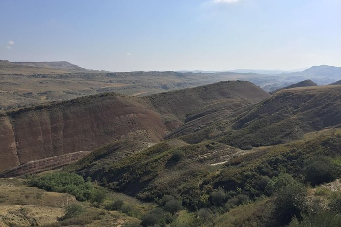 Kakheti: David Gareji Sighnaghi Bodbe & Rainbow Mountains - Sighnaghi Town Time: Cobblestones, Balconies, and Food Choices