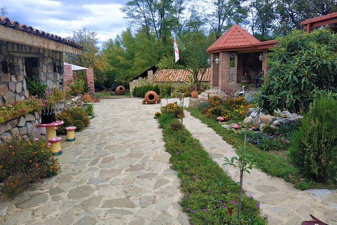 Kakheti Wine Tour with 20+ Wine Tastings & Qvevri Masterclass - Qvevri masterclass at Mekvevre Kbilashvili Marani
