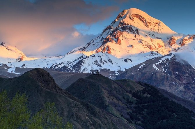 Kazbegi, Ananuri , Gudauri and Zhinvali (Group Tour) - Kazbegi: mountains, lakes, and an old fortress stop