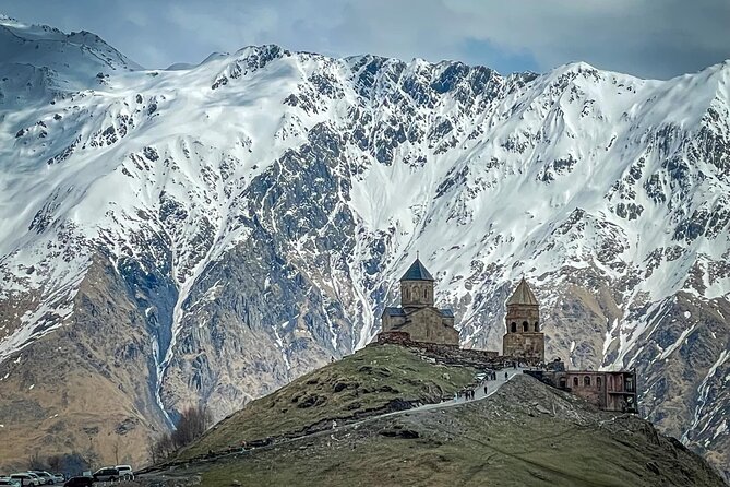 Kazbegi-Ananuri-Gudauri: Epic Views & History (Group) - Dariali Winery stop, a taste paired with scenery