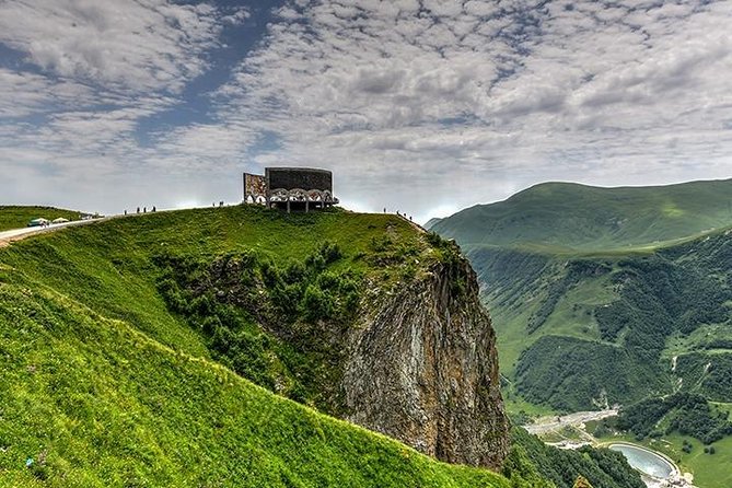 Kazbegi Full-Day Private Tour with Scenic Stops from Tbilisi - Zhinvali Water Reservoir: A Fast Stop With Hydroelectric Power Vibes