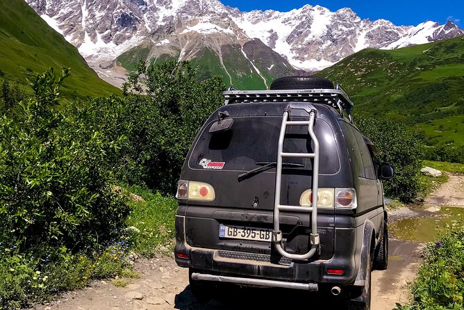 Kazbegi Tour from Tbilisi 2022 - The Guide Makes the Day: Irakli and Alex Style Storytelling