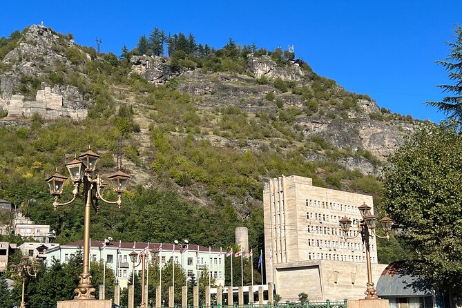 Kutaisi: Chiatura Cable Cars & Katskhi Pillar Guided Tour - Stop 1: Katskhi Pillar, the Church on Top and the Photos From Below