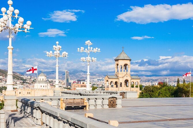 Panoramic city tour Tbilisi - Inside the route: Old Town walls, Meidan Square, and Sololaki