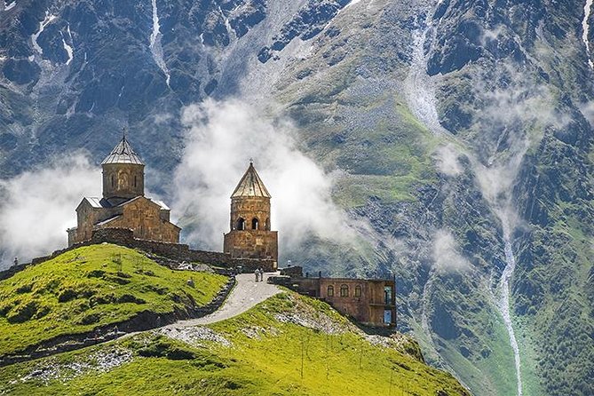Private 5-Day Tours & Transfers from Tbilisi to Top Georgia Spots - Kakheti wine day: bread-making, Vellino, Sighnaghi, and Bodbe