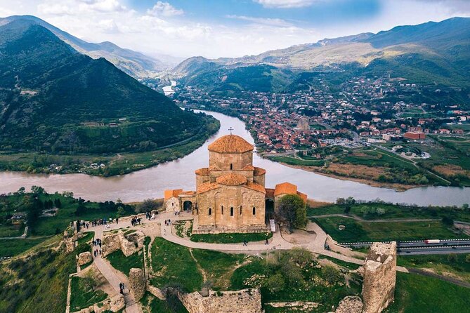 Private 7-Day Tours & Transfers from Tbilisi to Top Georgia Spots - Why the private guide and car format matters (even when the stops are famous)