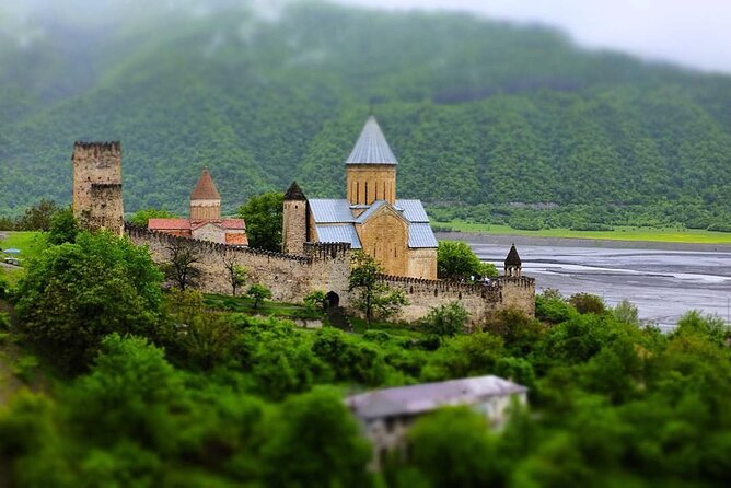 Private day Tour from Tbilisi to Kazbegi and Gudauri - Drive time, comfort, and how to make the most of 6 to 8 hours