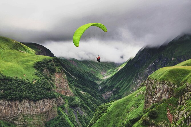 Private Day Tour to Kazbegi and Gudauri - Rooms Kazbegi Stop: A Warm Pause With a Familiar Menu