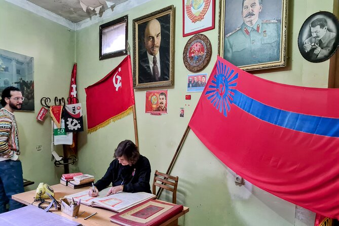 Soviet Tbilisi Tour - Off the beaten path - Stop 3: Nutsubidze Skybridge and Soviet Housing Maze Photos