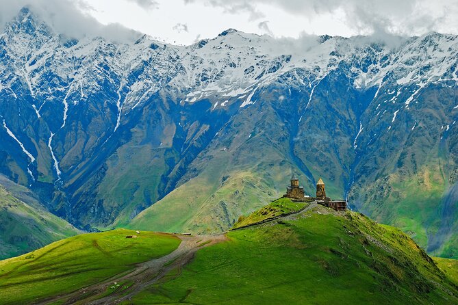Tbilisi to Kazbegi, Gudauri, and Ananuri Day Tour - Gudauri Viewpoint: The Classic Mountain Pause