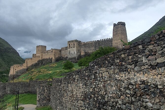 Vardzia. Lake Paravani, Khertvisi & Lomisa castle, Rabati - Rabati Castle (Lomisa): A Multi-Faith Fortress-City in 90 Minutes