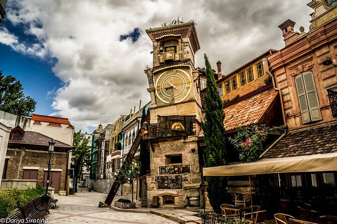 Walking City Tour in Tbilisi - Old Town Tbilisi: carved balconies and the Frida’s Cafe photo stop